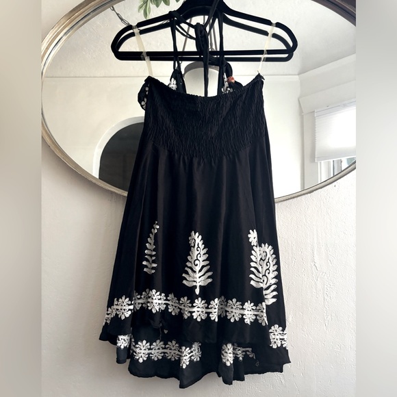 Black and white dress - Picture 3 of 6